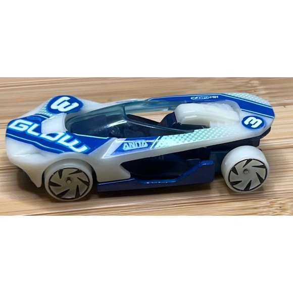 Hot Wheels Die Cast HW Warp Speeder Race Car in White & Blue number 3 - Picture 1 of 6